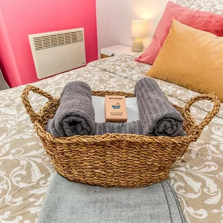 דירה L'elegance- Centre Historique- Confort- Netflix- Marche Frais Et Local *